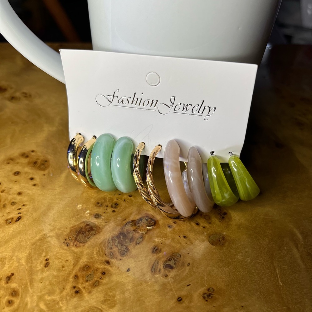 NEW Five Pairs of Earrings